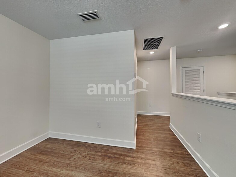 Building Photo - 6608 Hidden Rose Pl