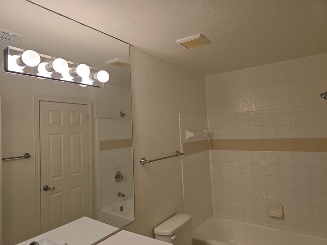 Building Photo - One Bedroom For Rent in New Tampa!