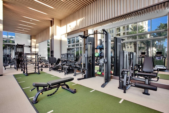 Building Photo - 153 N Seabreeze Blvd