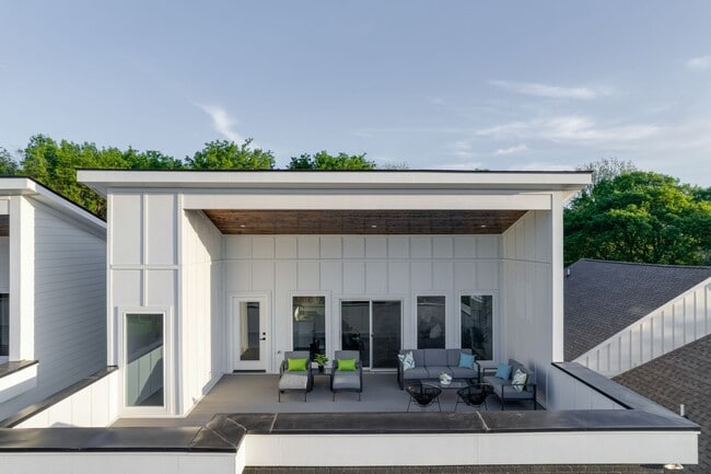 Building Photo - 521 Camden Dr