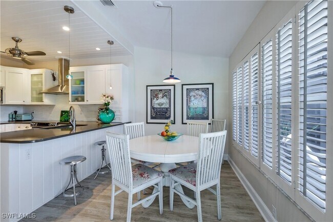 Building Photo - 11831 Quail Village Way