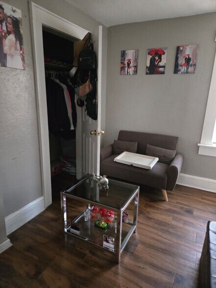 Building Photo - 144-146 Mapes Avenue, 3