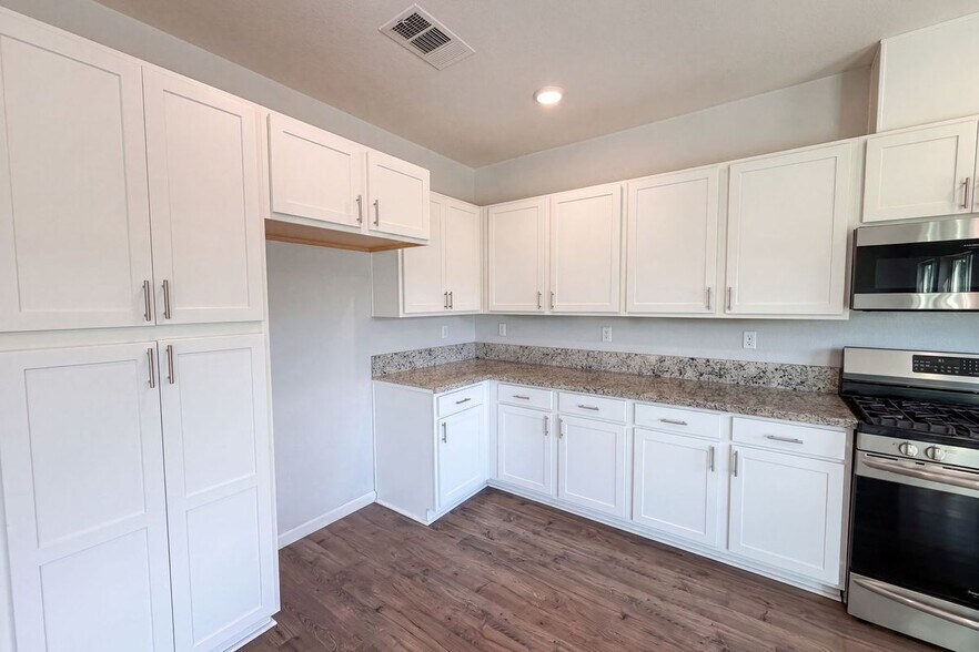 Building Photo - 8224 Kossum Wy