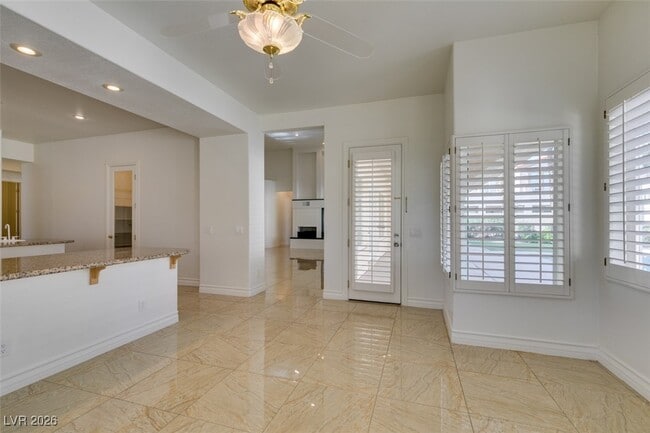 Building Photo - 8706 Mesa Madera Dr