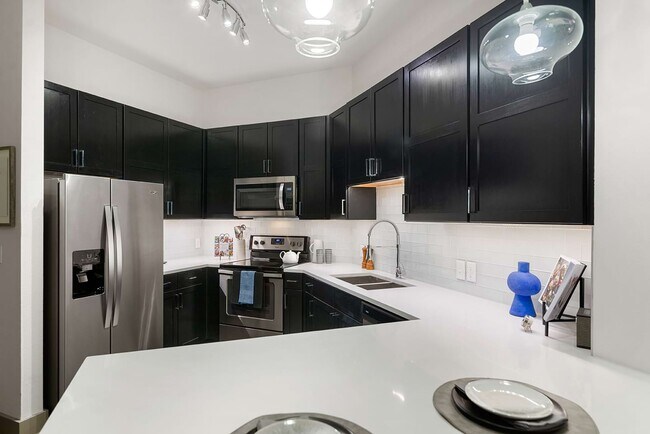 Building Photo - Cortland Galleria