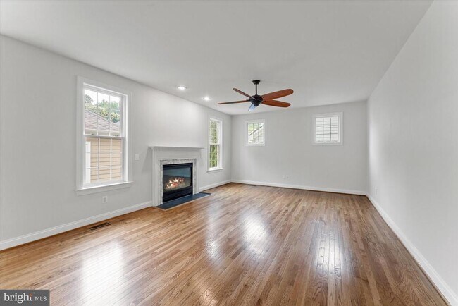 Building Photo - 116 Desales Dr