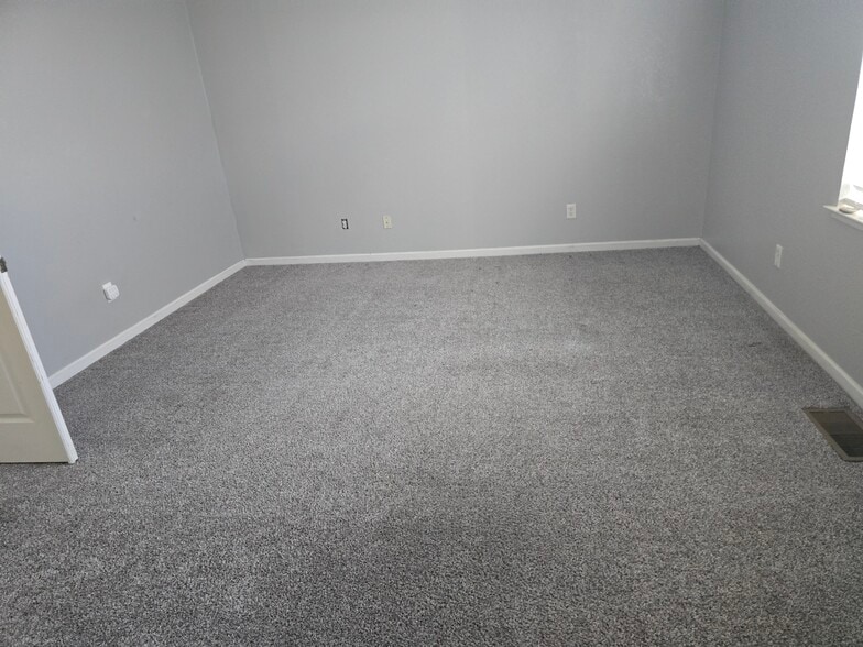 Building Photo - 1176 Junction Dr