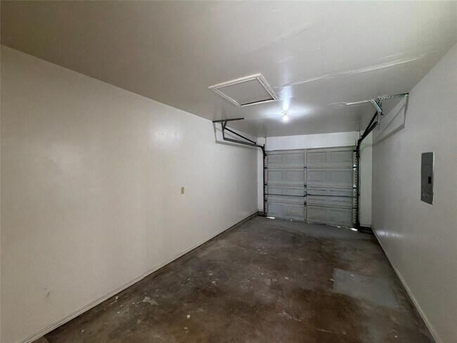Building Photo - 1215 Ridgemont St