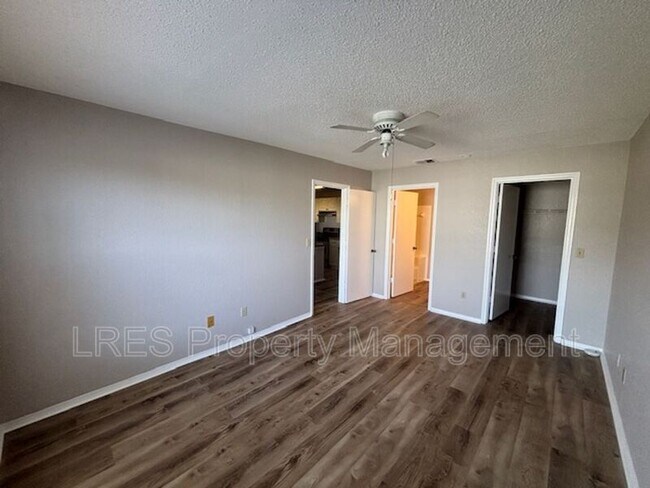 Building Photo - 2550 N Alafaya Trail
