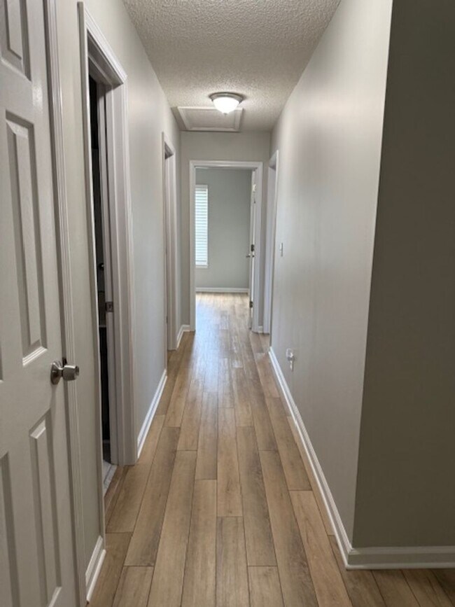 Building Photo - 59 Portrait Ln