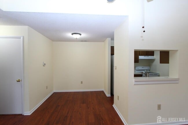 Building Photo - 5012 Ravens Crest Dr