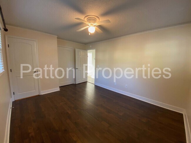 Building Photo - Rosewood Home