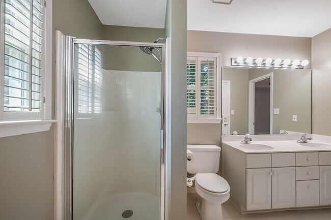 Building Photo - 1011 Willow Ridge Dr