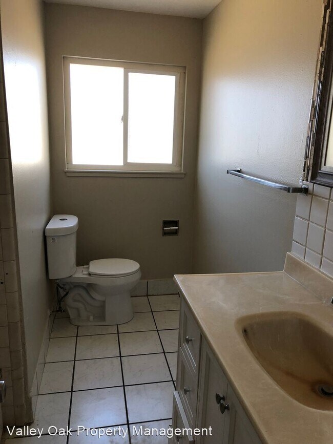 Building Photo - 3 br, 2 bath House - 3436 Santa Fe Avenue