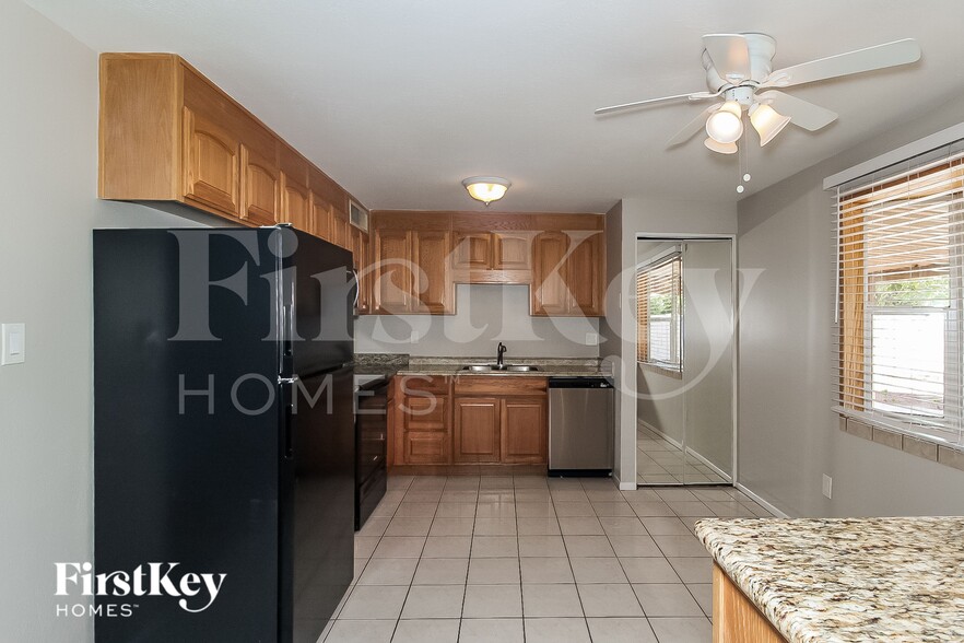 Building Photo - 13633 N 20th Ln