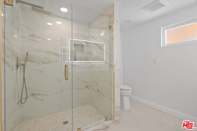 Building Photo - 4159 Regal Oak Dr