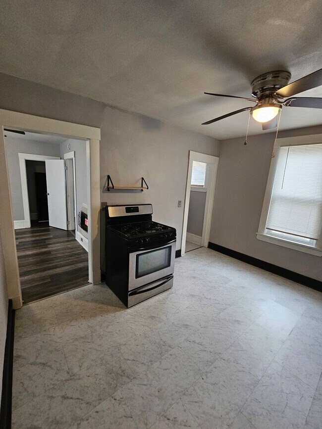 Building Photo - 48th,W.3664