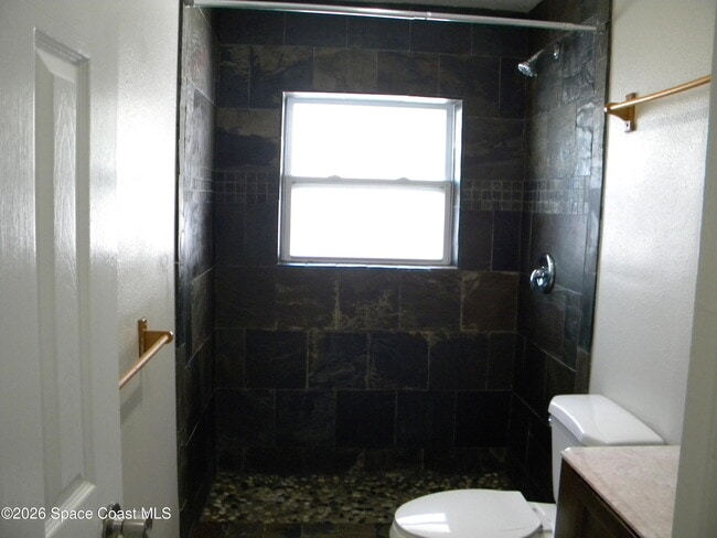Building Photo - 1672 Pineapple Ave