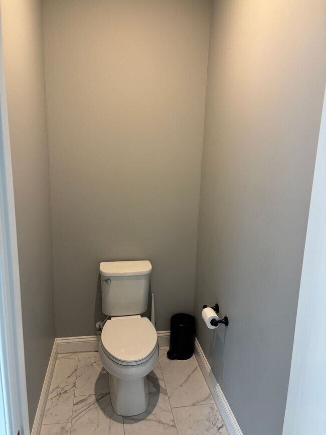 Building Photo - Spacious 4BR/3BA Creekside West Home with Screened Porch, Fenced Yard & 3-Car Garage