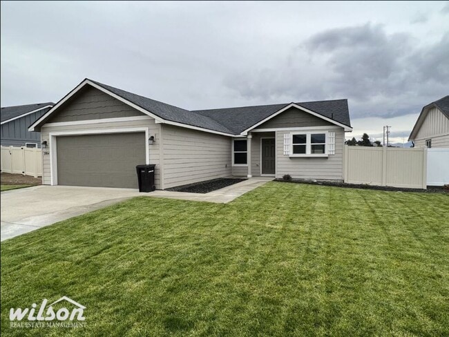 Building Photo - Stunning Modern Home in Desirable West Valley