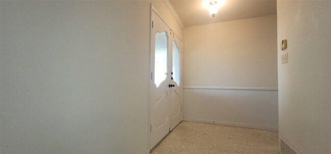 Building Photo - 5624 Woodway Dr