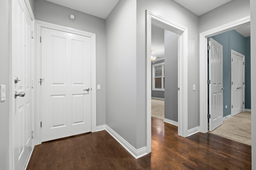 Building Photo - 1355 W Washington Blvd