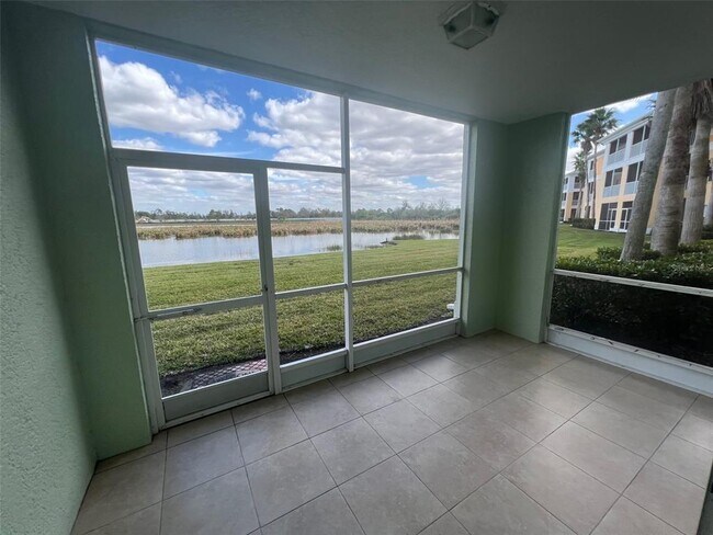 Building Photo - 2160 Heron Lake Dr