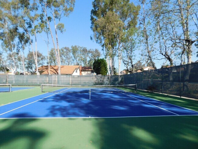 Building Photo - Charming 4 Bed, 2 Bath, Single-Story home in Fullerton.