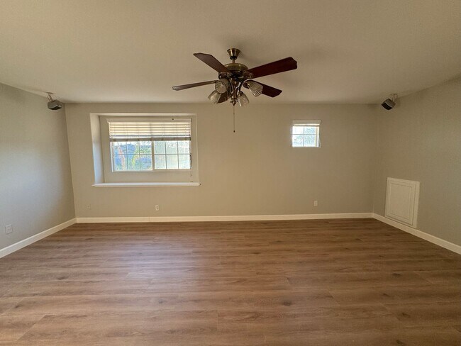 Building Photo - 2871 Pinta Ct