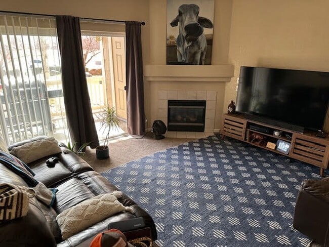 Building Photo - Cozy 2-Bedroom, 2-Bathroom Condo at The Boulders at Broadlands – Available May 5!