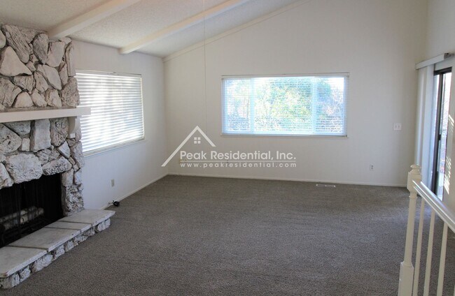 Building Photo - 9344 Winding Oak Dr