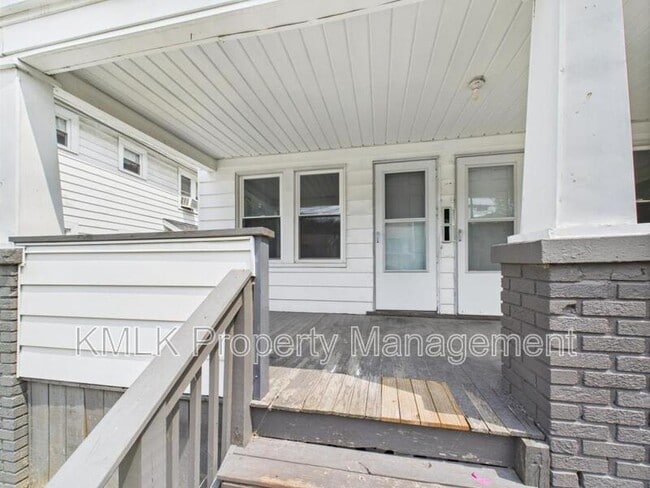 Building Photo - 661 Patterson Ave