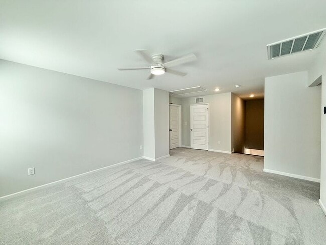 Building Photo - 150 Cherry Blossom Ct