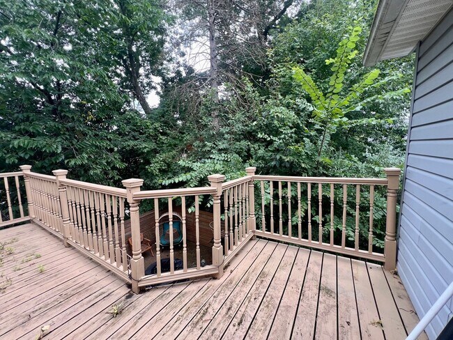 Building Photo - Pittsburgh - 3 Bedroom 1.5 Bathroom - Upda...