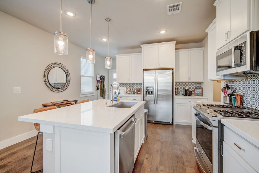 Building Photo - 5407 Jason Dr