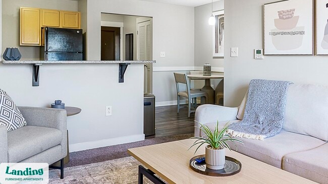 Building Photo - 335 W 9th St