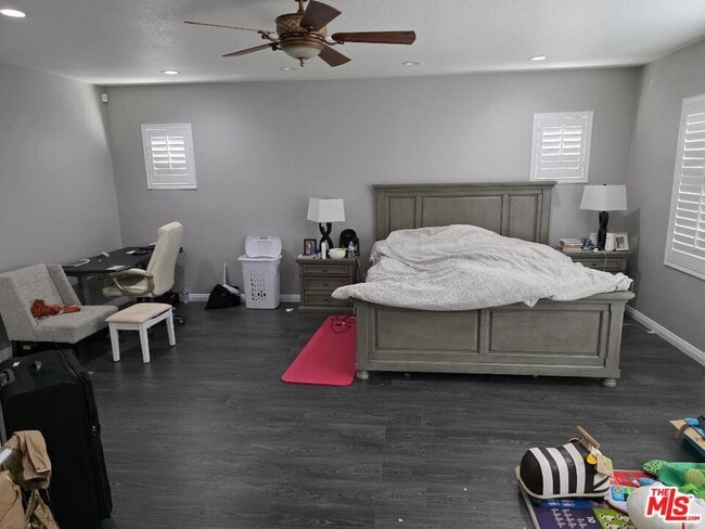 Building Photo - 23 Vía De La Valle