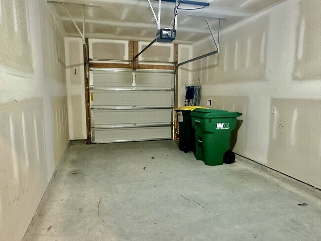 Building Photo - Cypress Ridge Townhome!