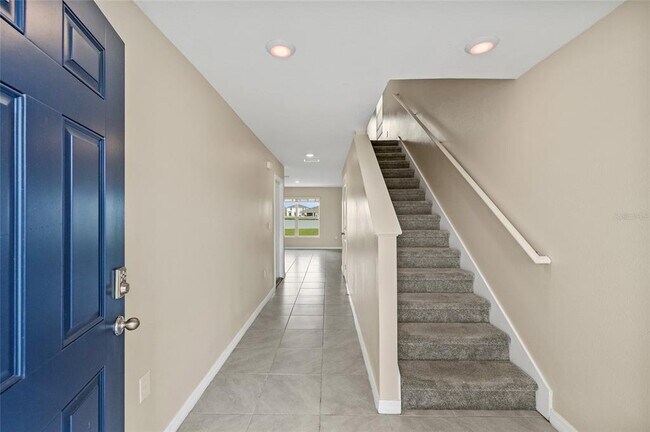 Building Photo - 16847 Delia St