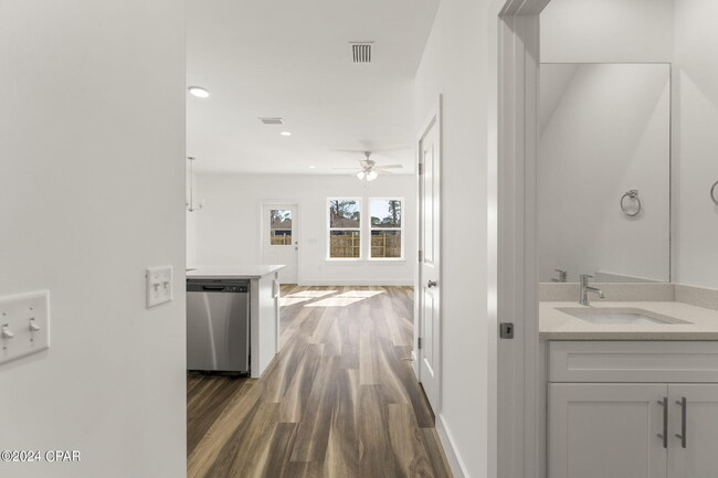 Building Photo - 6997 Patronis Dr