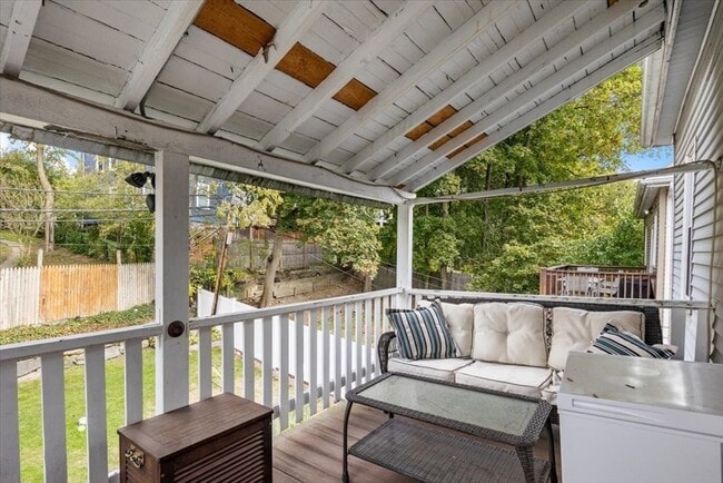 Building Photo - 287 Minot St