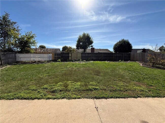 Building Photo - 2714 W Fir St