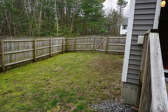 Building Photo - 18 Lilac Ln