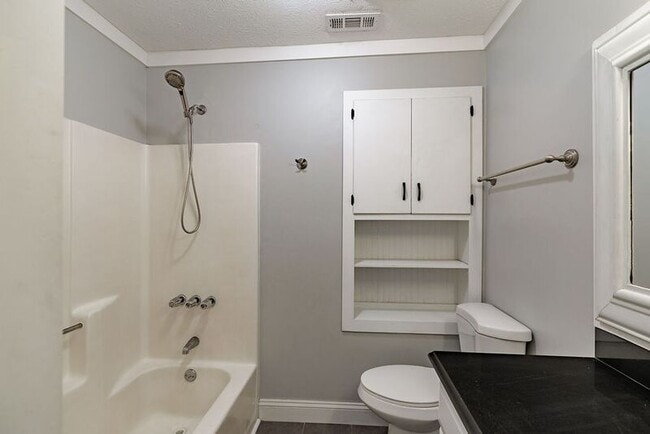 Building Photo - 145 VFW Dr