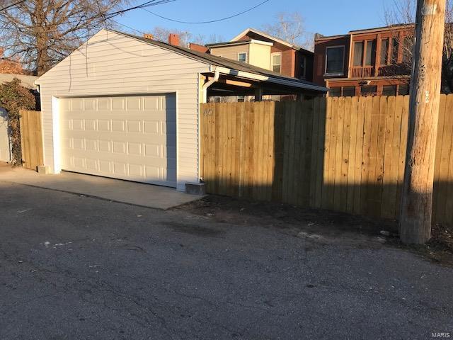 Garage Parking - 4507 S Grand Blvd
