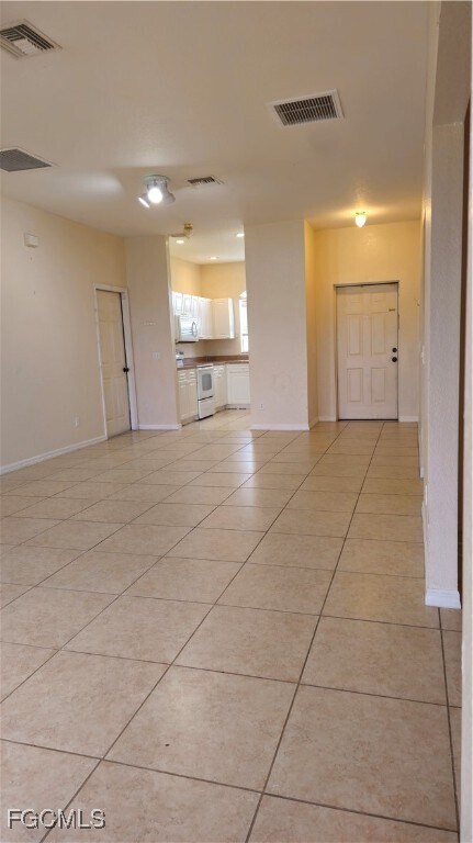 Building Photo - 2218 Putter Ln