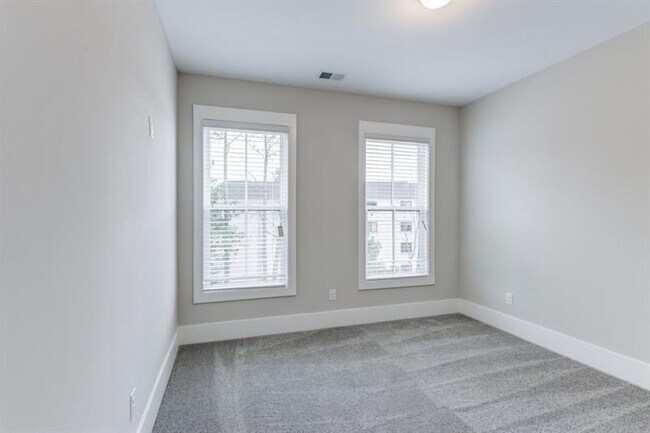 Building Photo - 4304 Walsh Dr