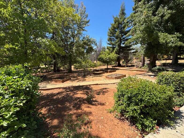 Building Photo - 3594 Camino Hills Dr