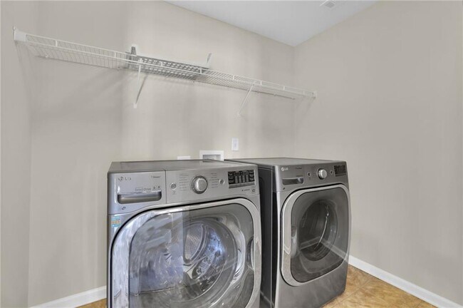 Building Photo - 1710 Eastbrooke Pl