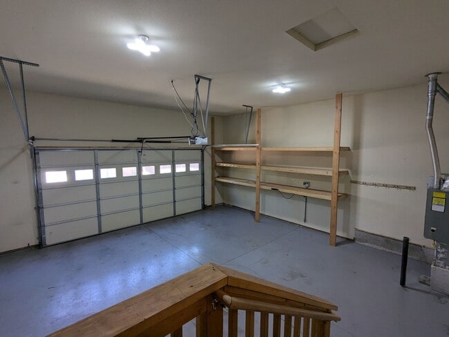 Building Photo - Gorgeous single-level 2x2 with an office\t...